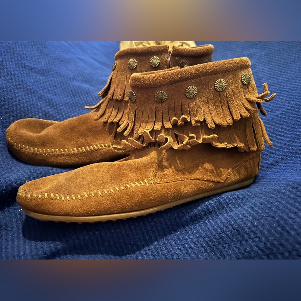 Minnetonka Moccasin Size 8.5